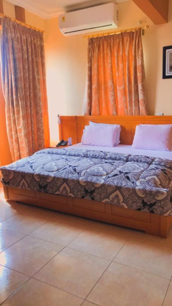 Charleston Hotel Accra Szoba fotó